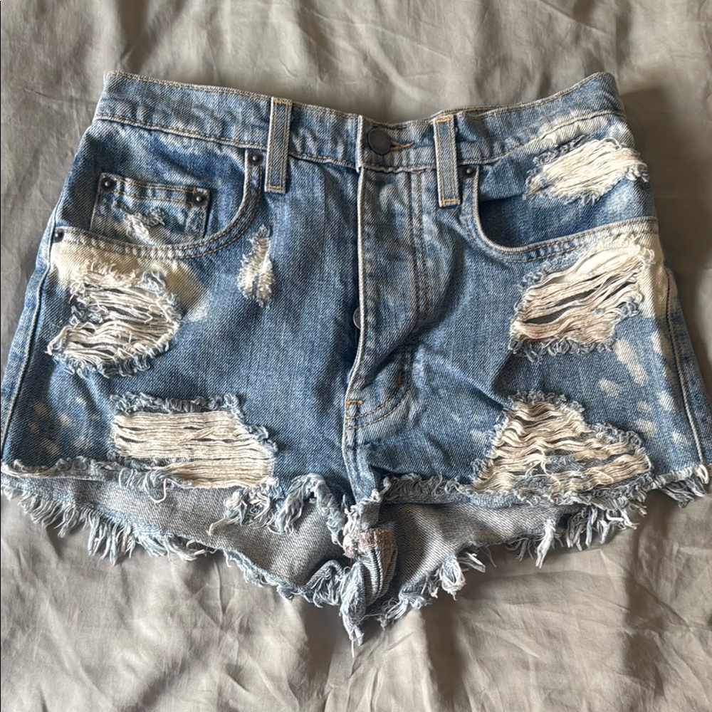 CARMAR “cloudy” Ripped Jean Shorts Size 25